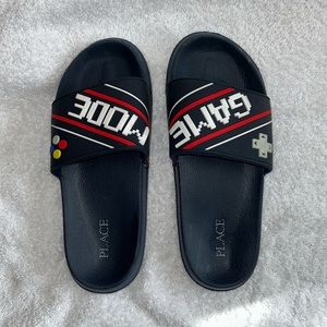 Boys Children’s Place Game Mode Slides (Flip Flops) Size 3